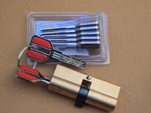 覃塘24小时上门开锁公司