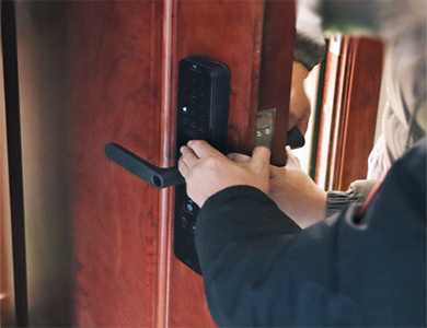 覃塘24小时上门开锁公司